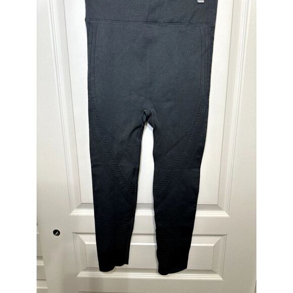 Fabletics Perforated High Waisted Leggings.. Seamless🩶 Charcoal Gray Size M - Picture 12 of 12